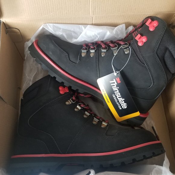 Brand new in box DC red and black boots 3M thinsulate - Picture 1 of 3